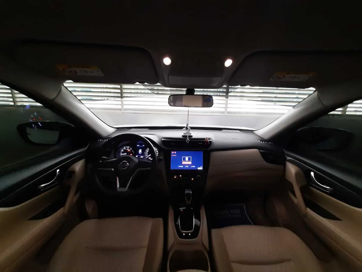 Car image 17