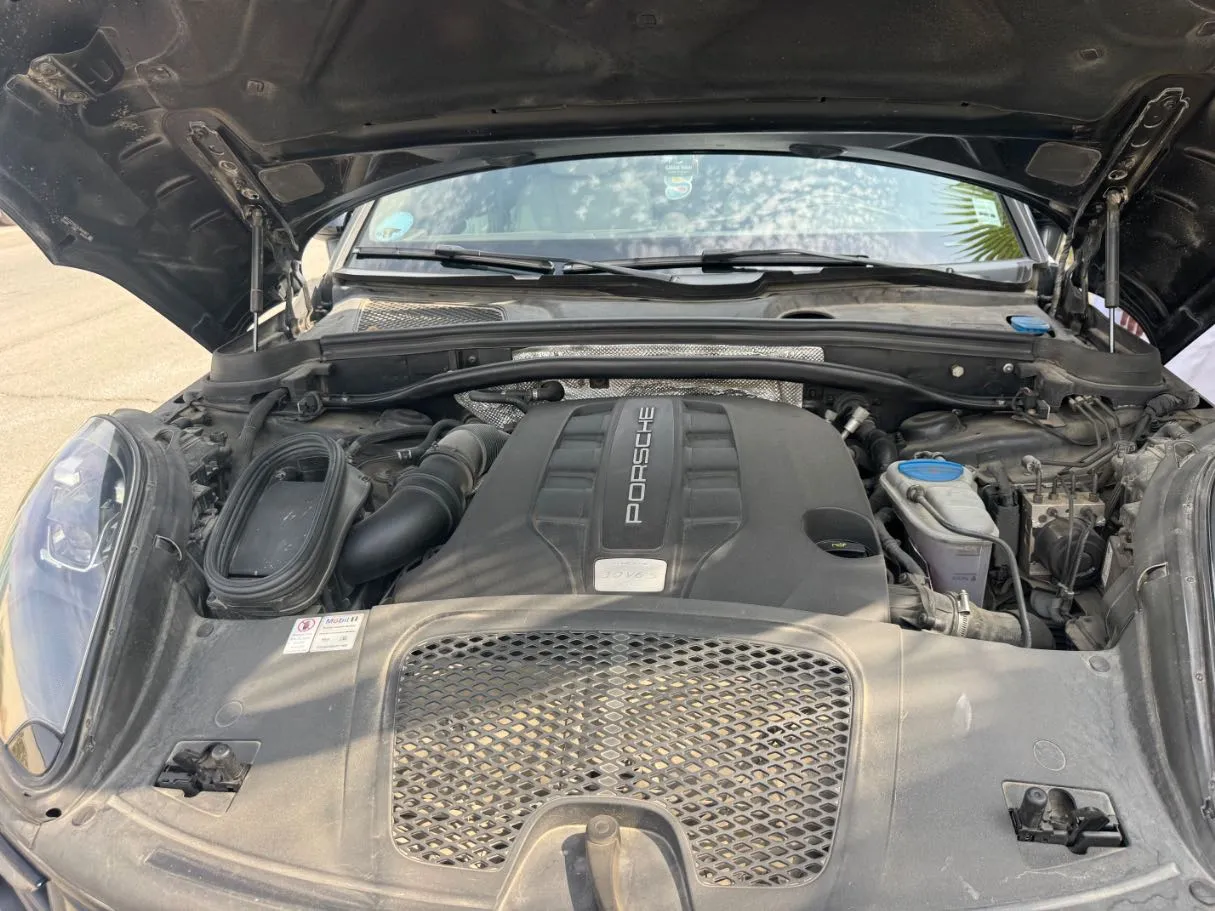 Car image 22