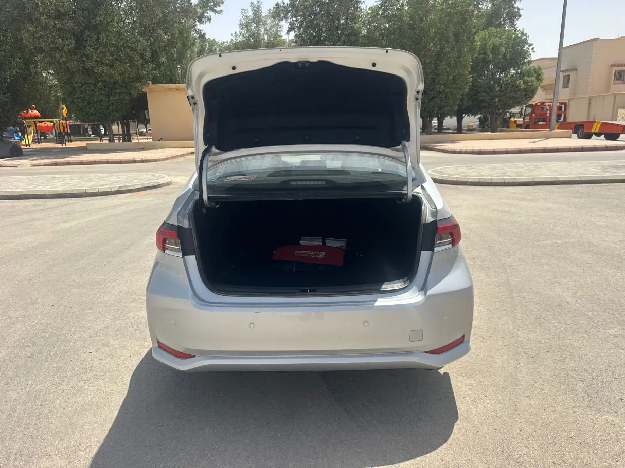 Car image 20