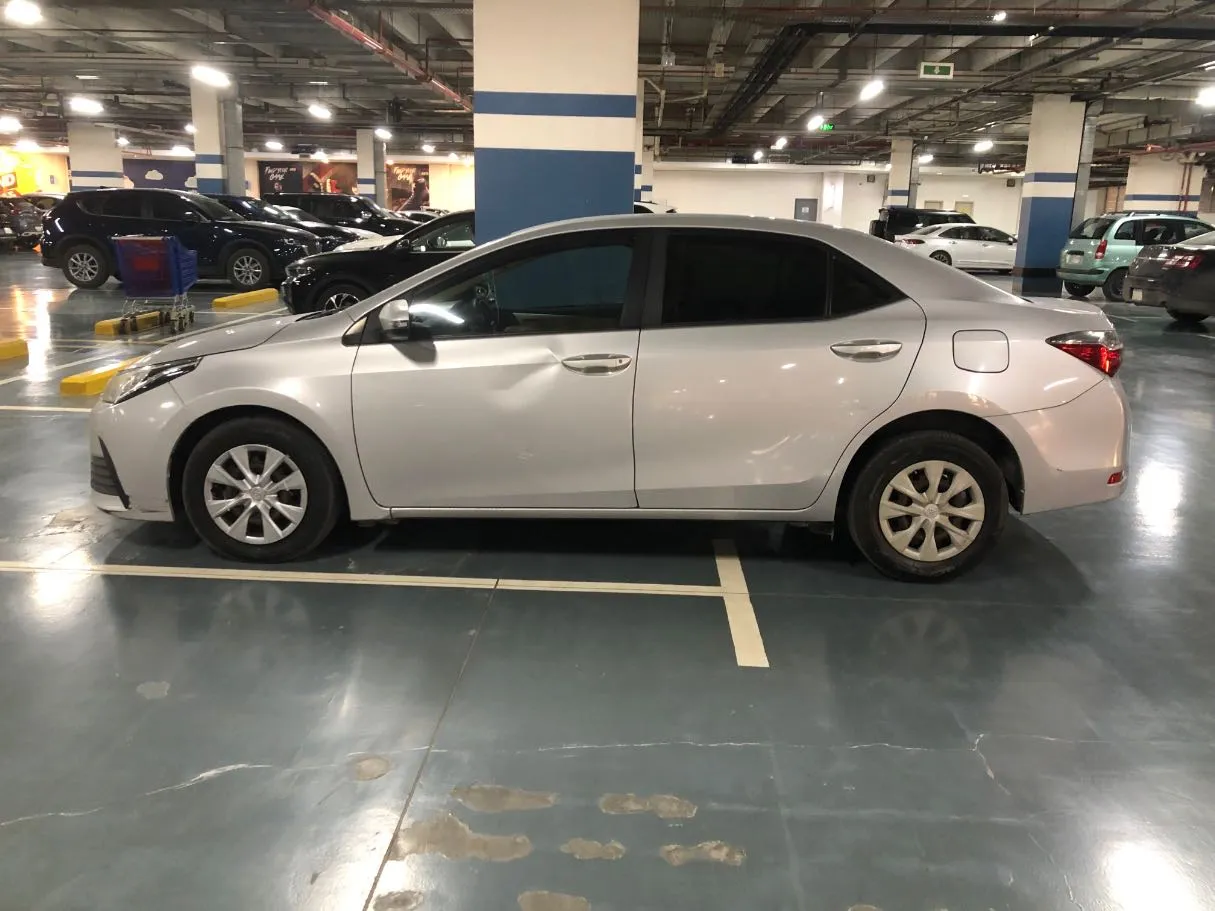 Car image 8