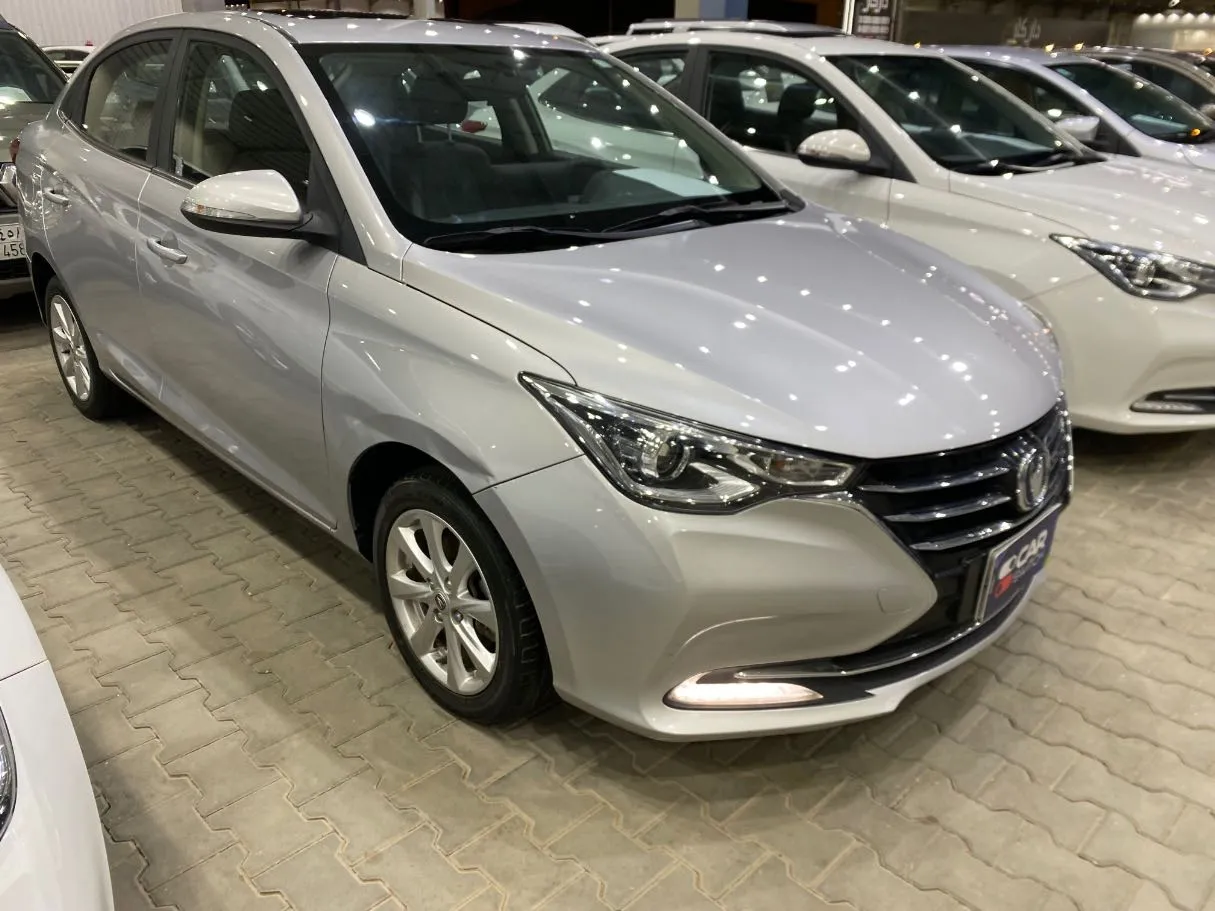Car image 3