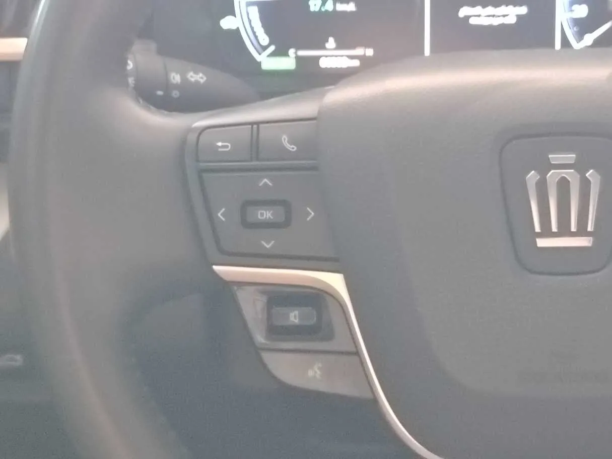 Car image 32