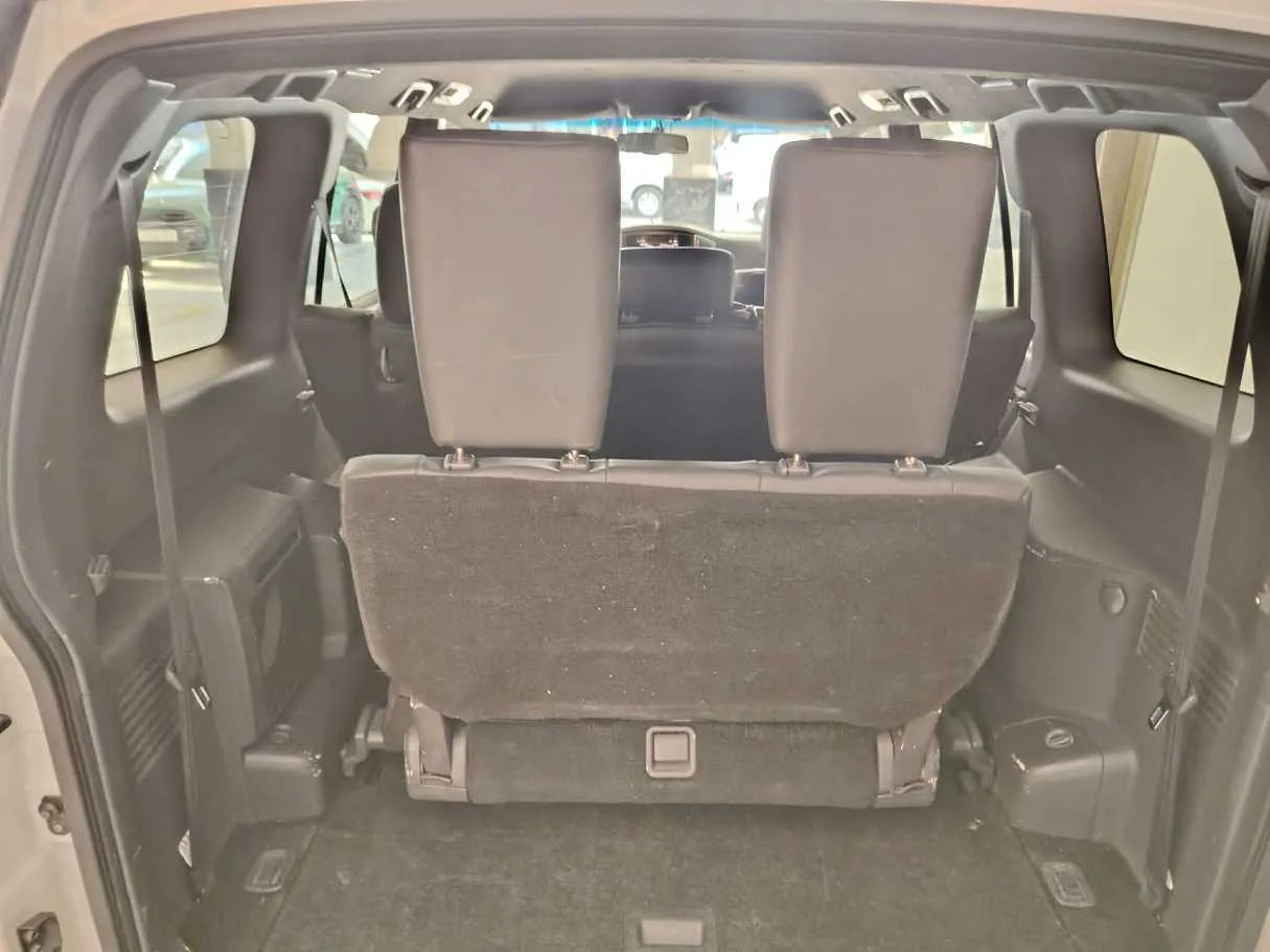 Car image 33