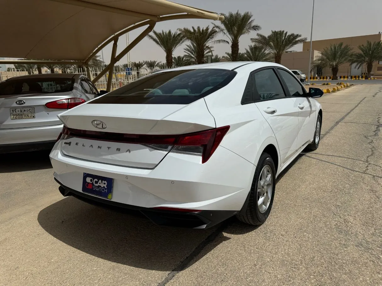 Car image 5