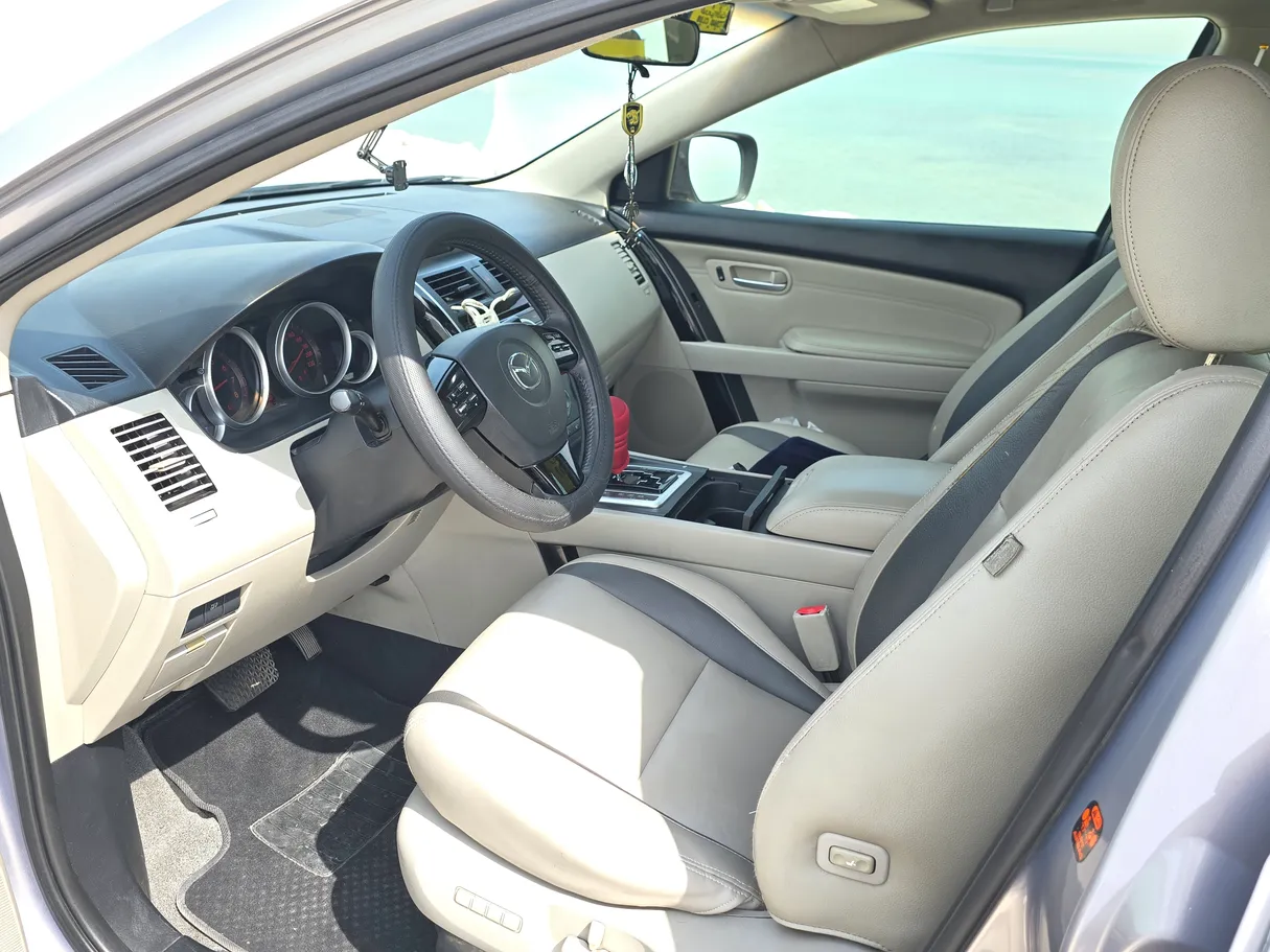 Car image 8