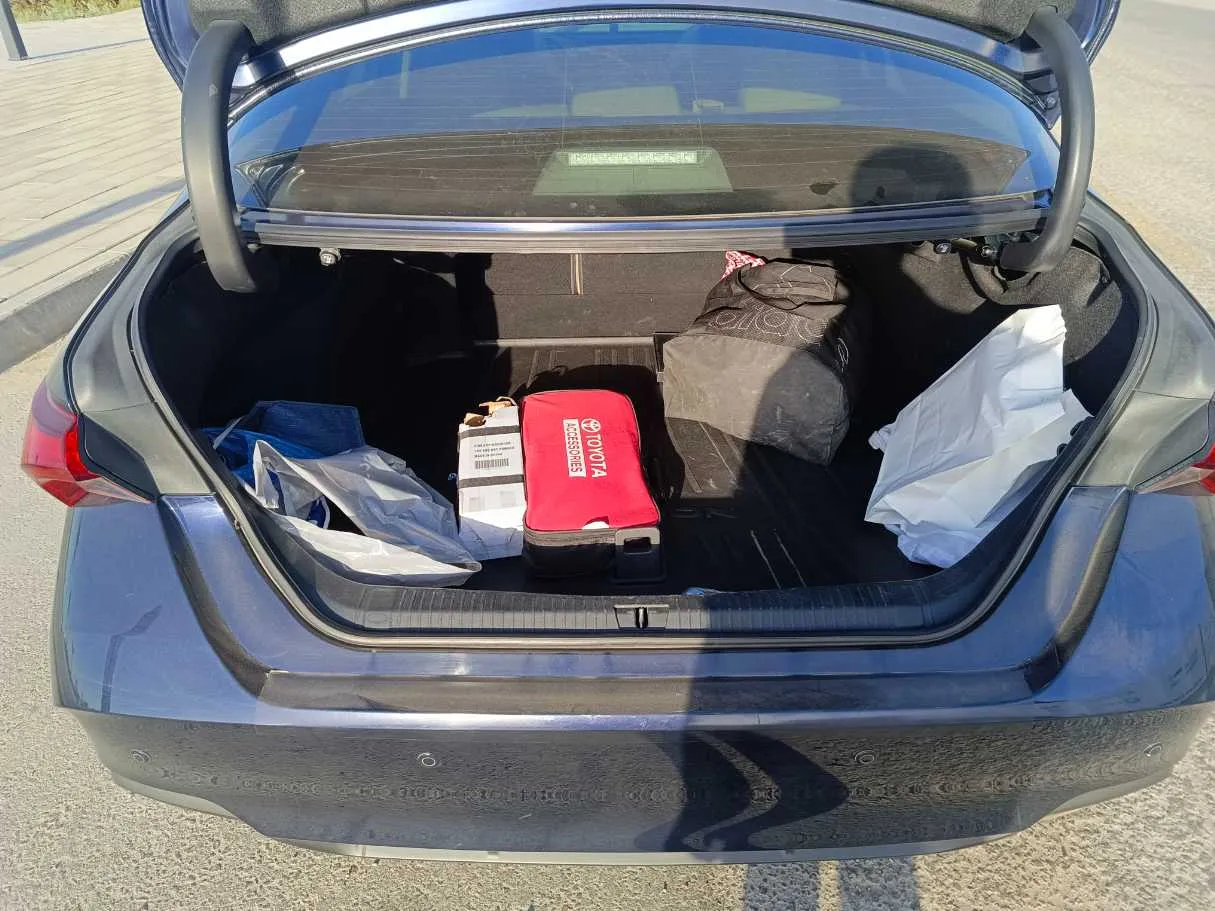 Car image 30