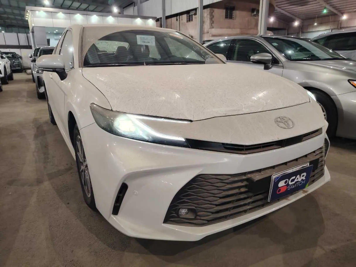 Car image 3