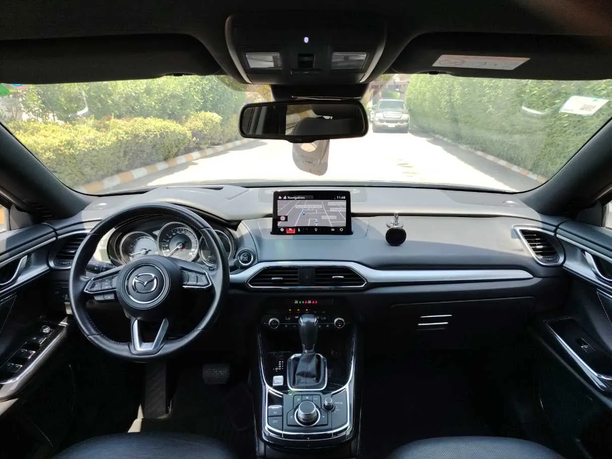 Car image 19