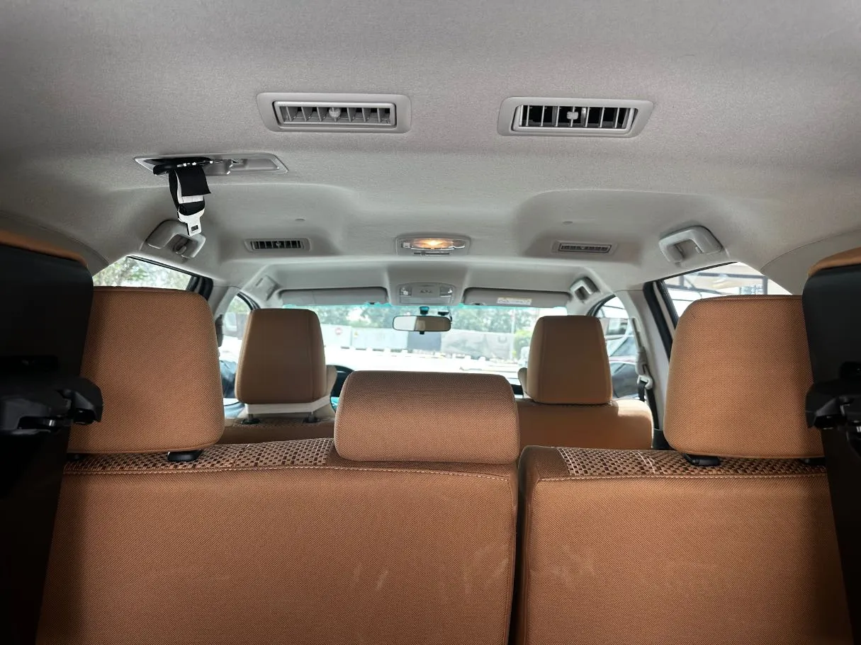 Car image 29