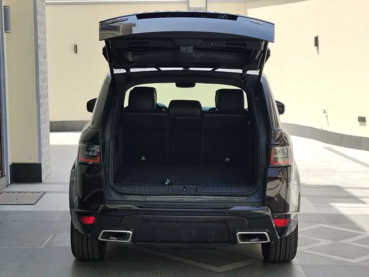 Car image 28