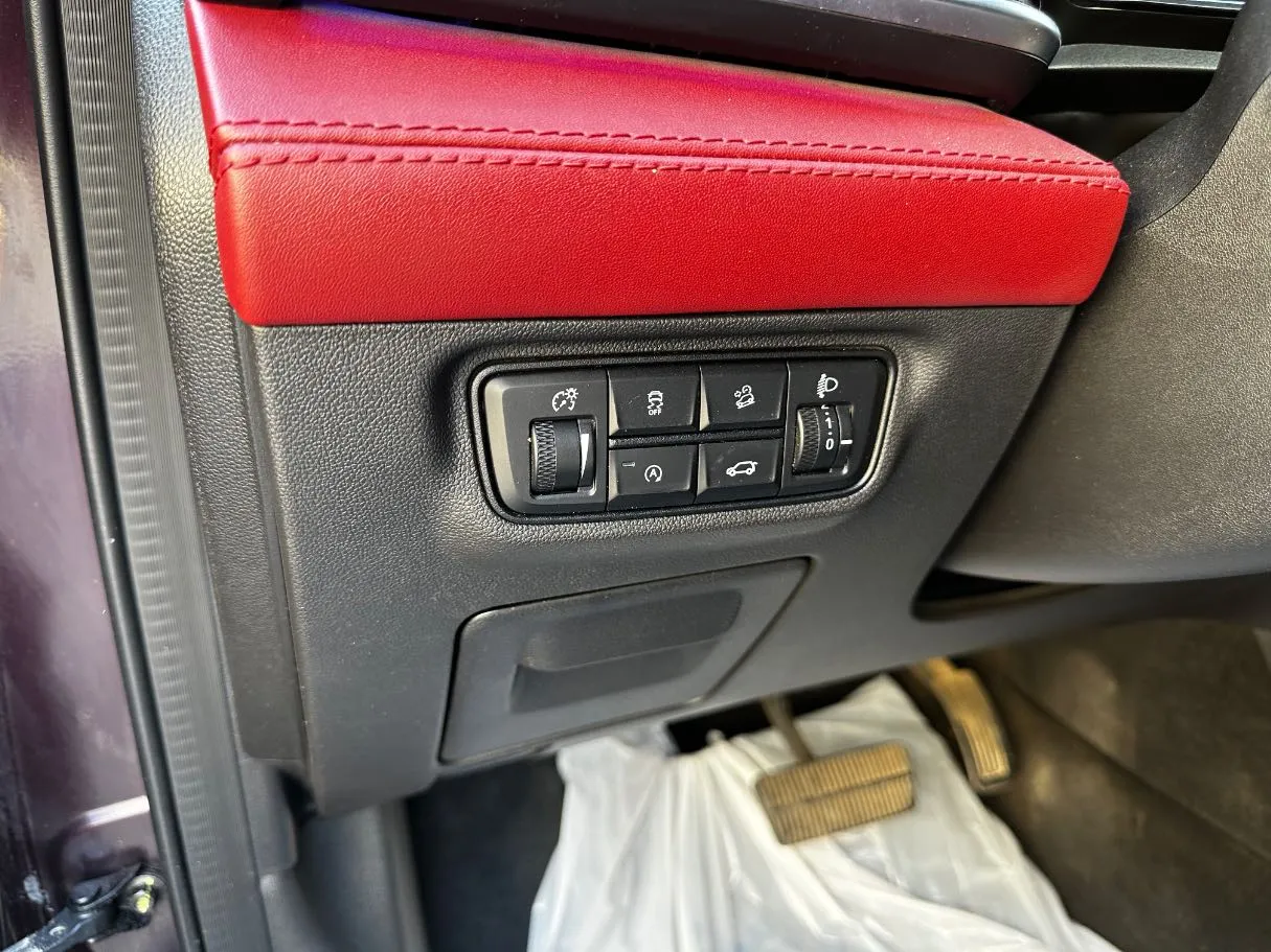Car image 29