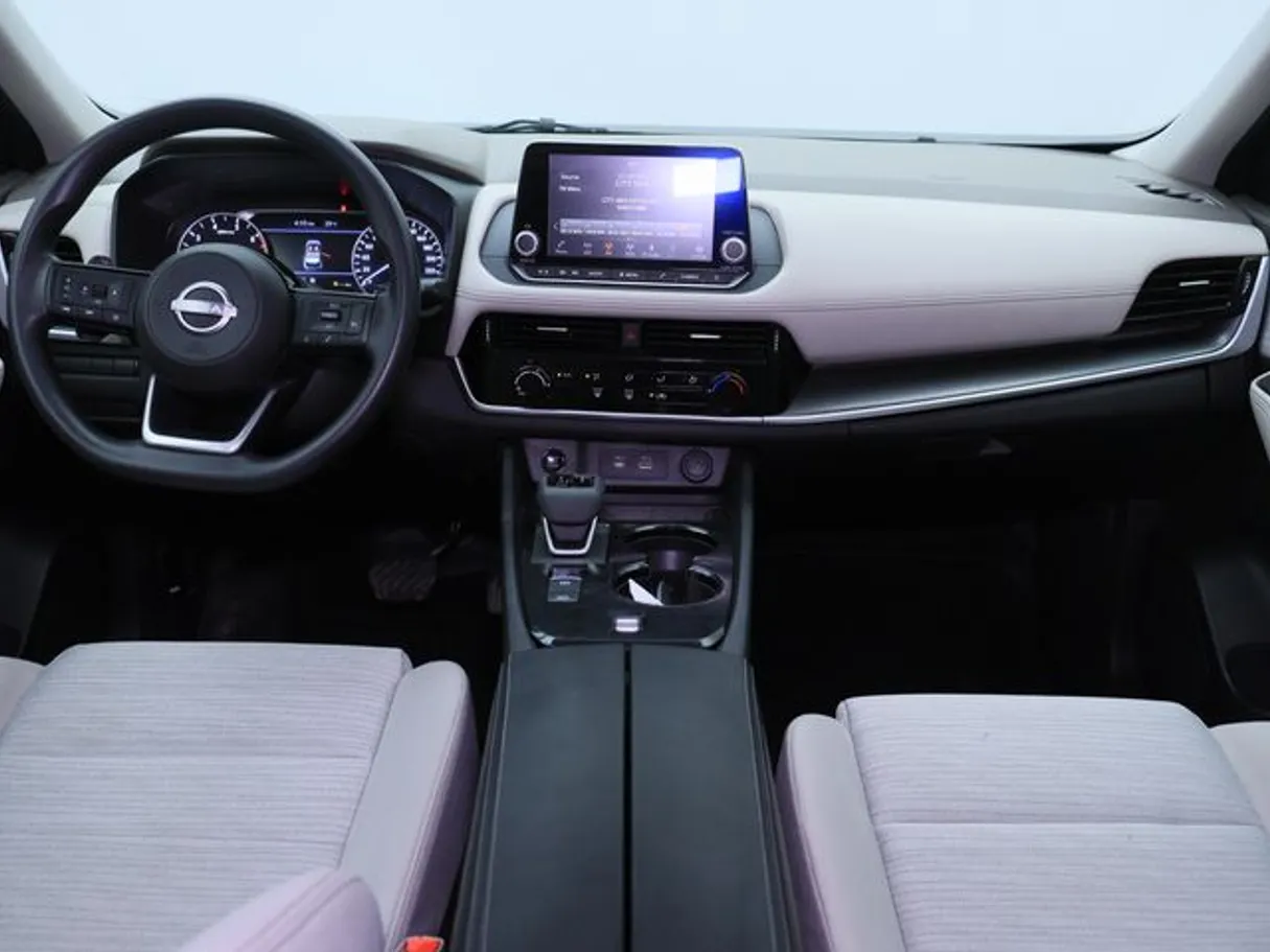 Car image 14
