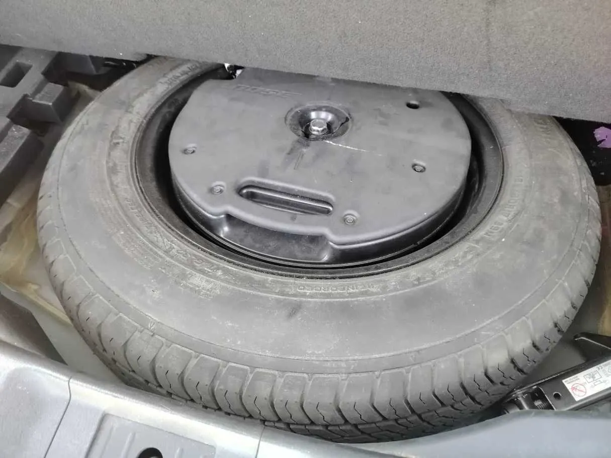 Car image 44