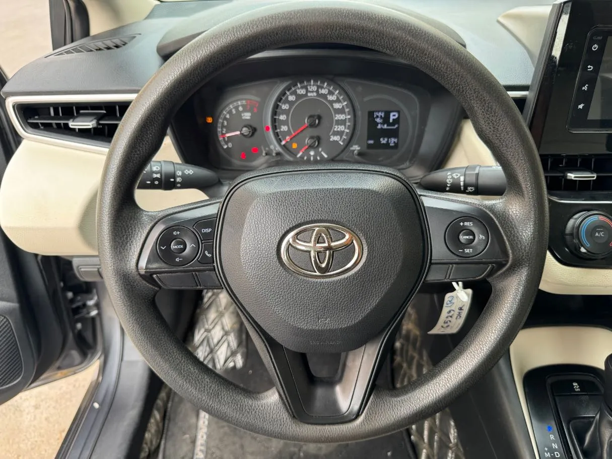 Car image 18