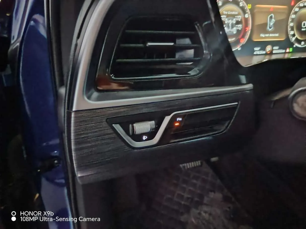 Car image 41
