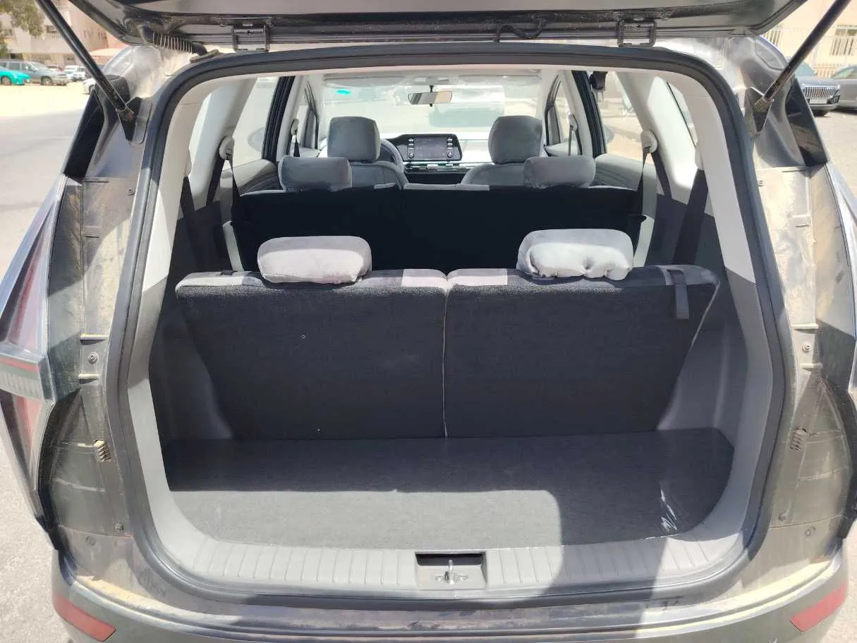 Car image 24