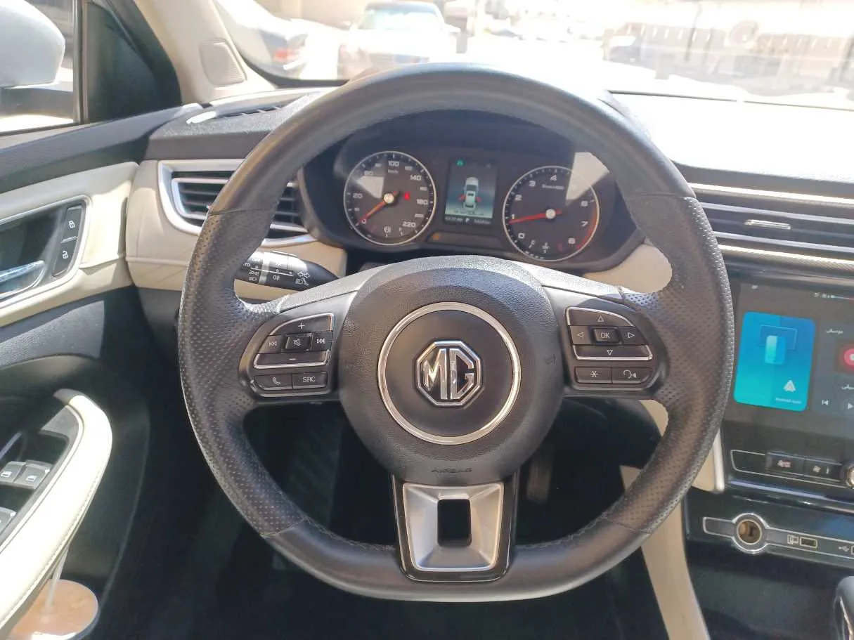 Car image 16