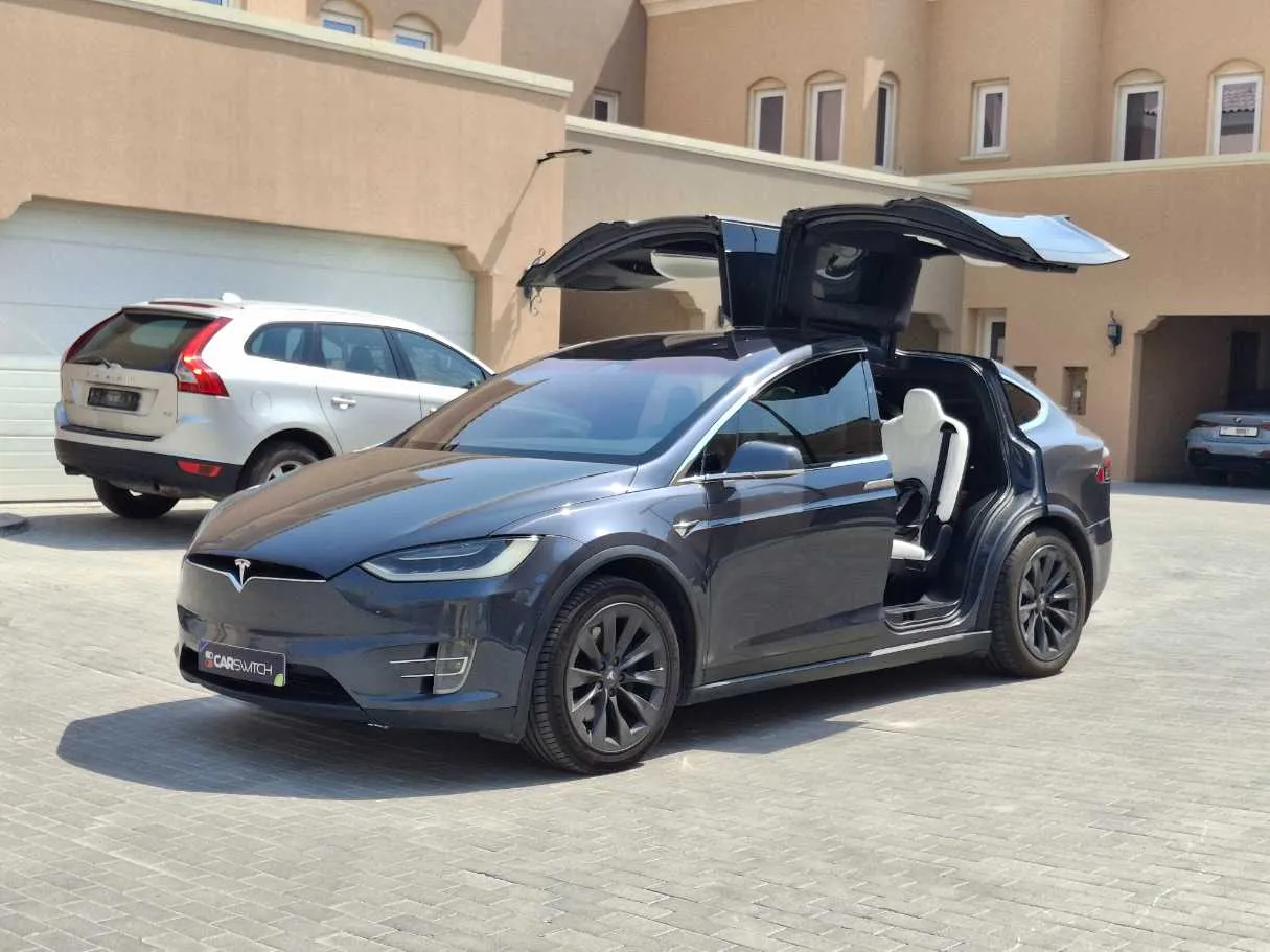 Car image 9