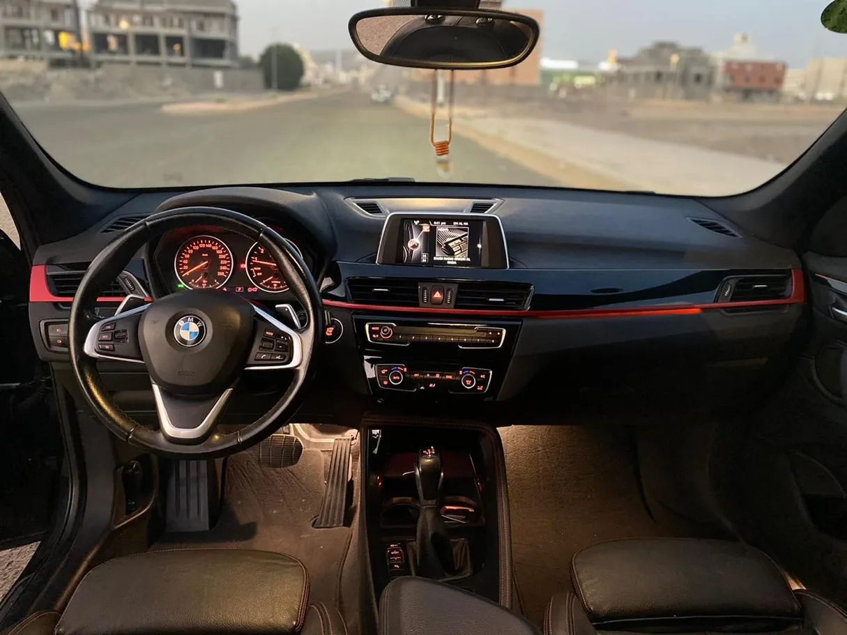 Car image 8
