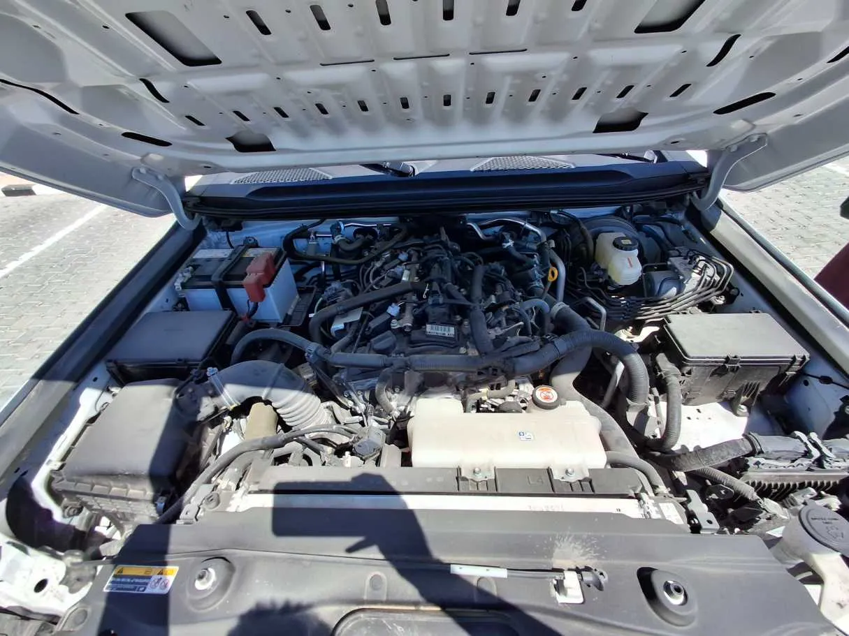 Car image 24