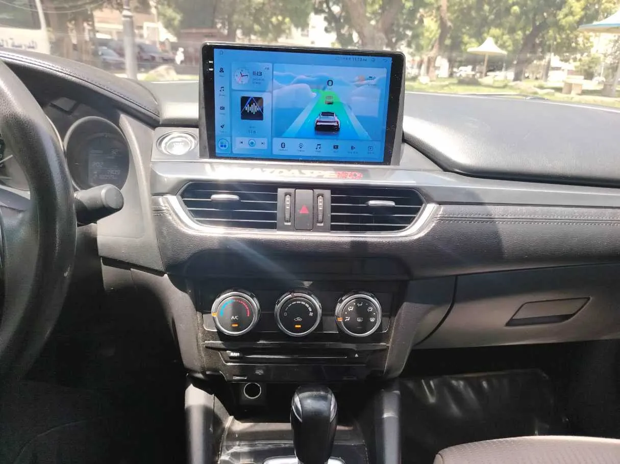 Car image 25