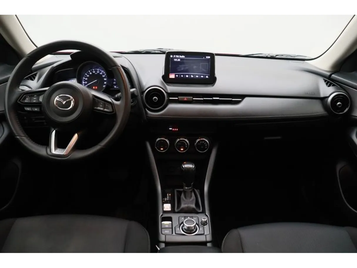 Car image 14