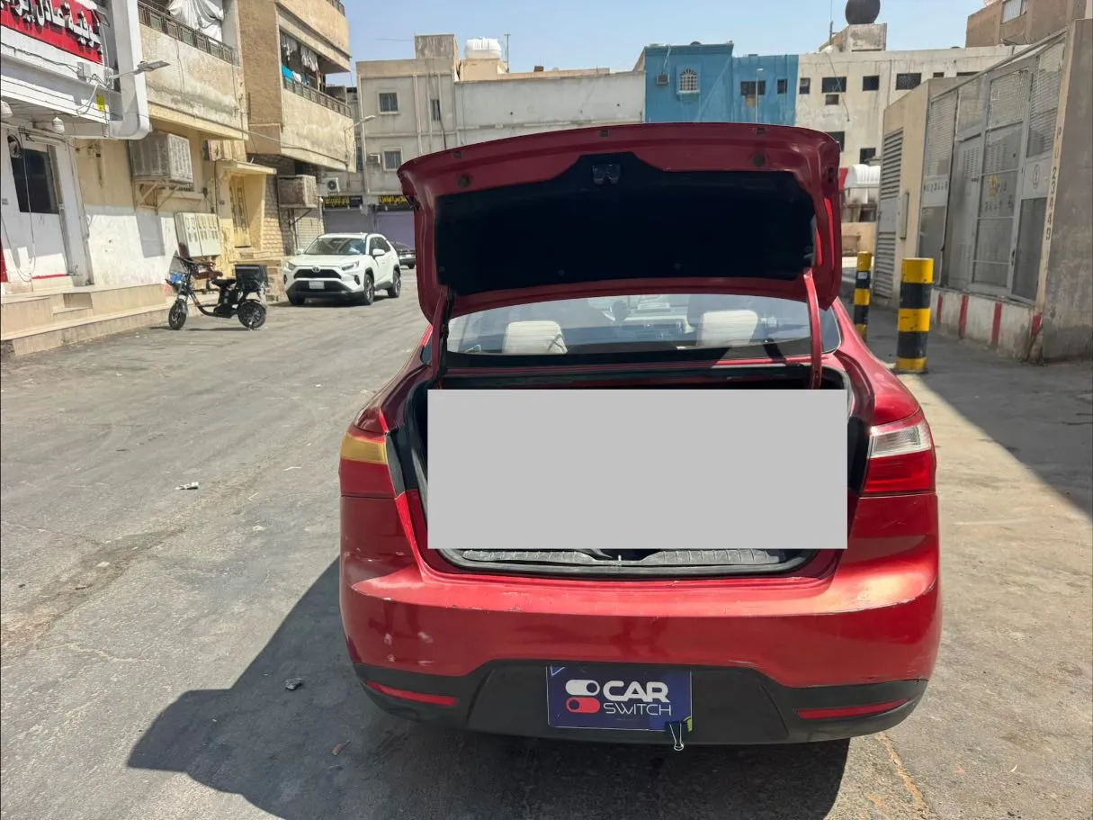 Car image 19