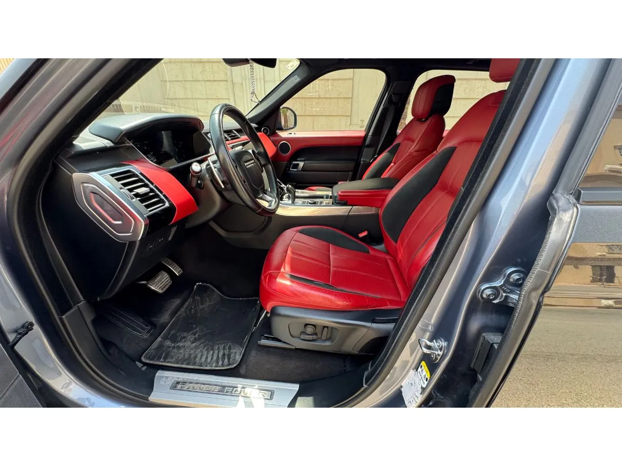 Car image 10