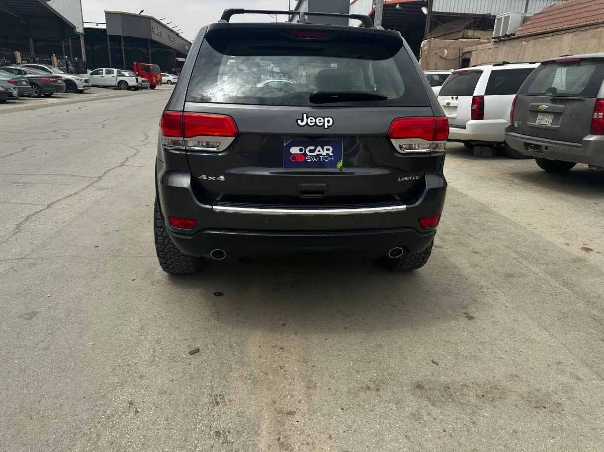 Car image 6