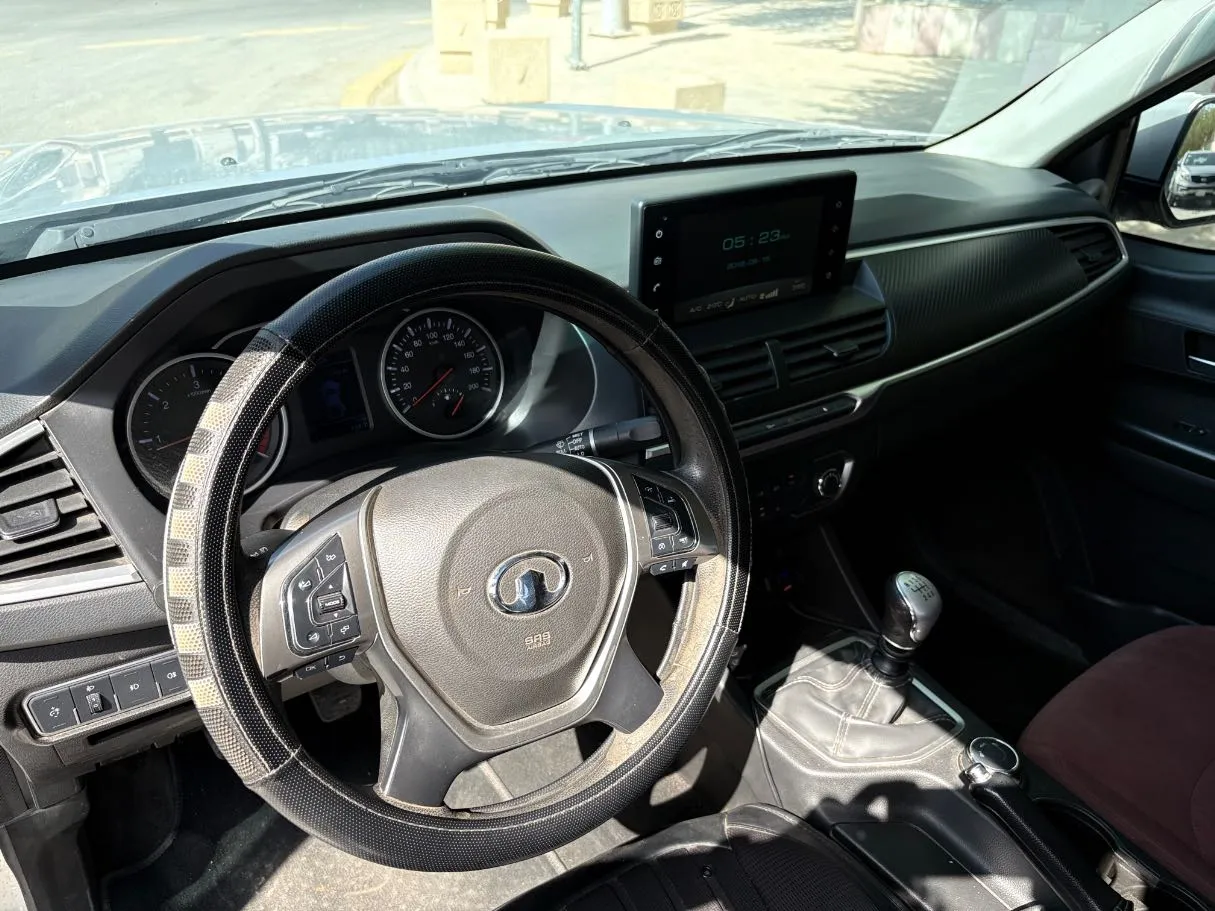 Car image 11