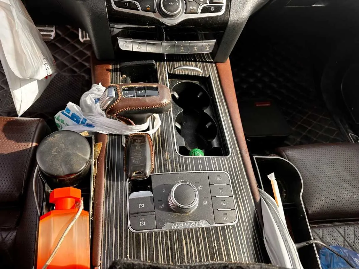 Car image 18
