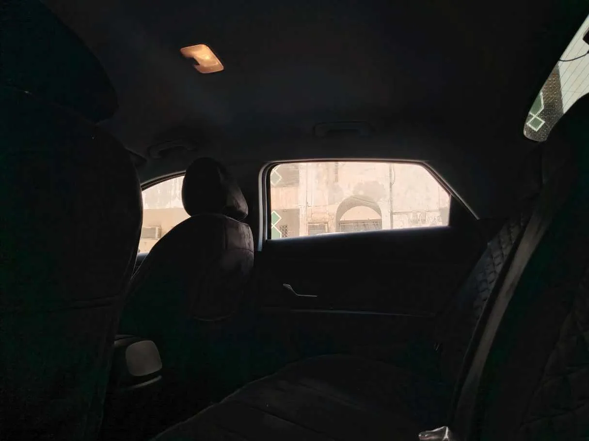 Car image 37