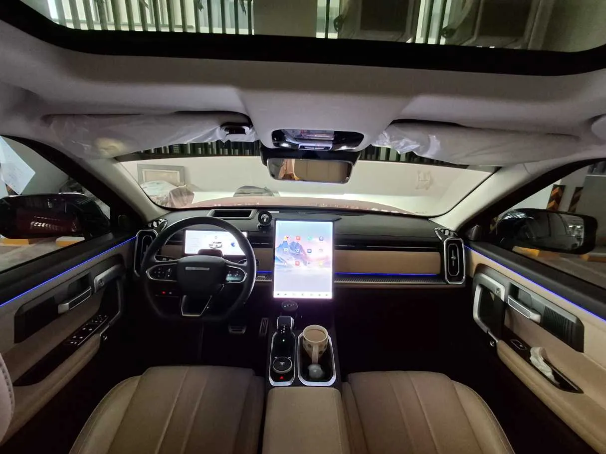 Car image 17