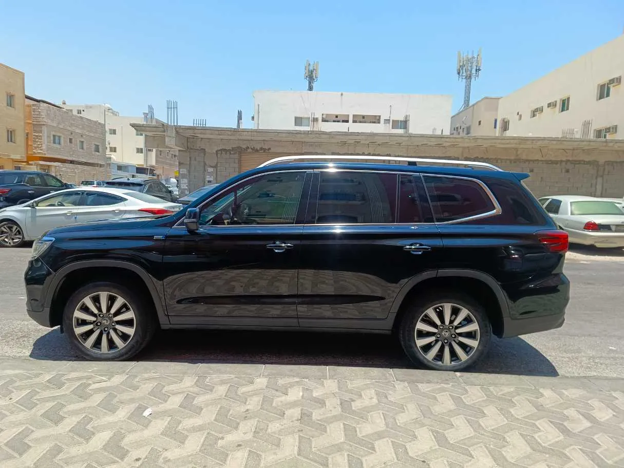 Car image 8