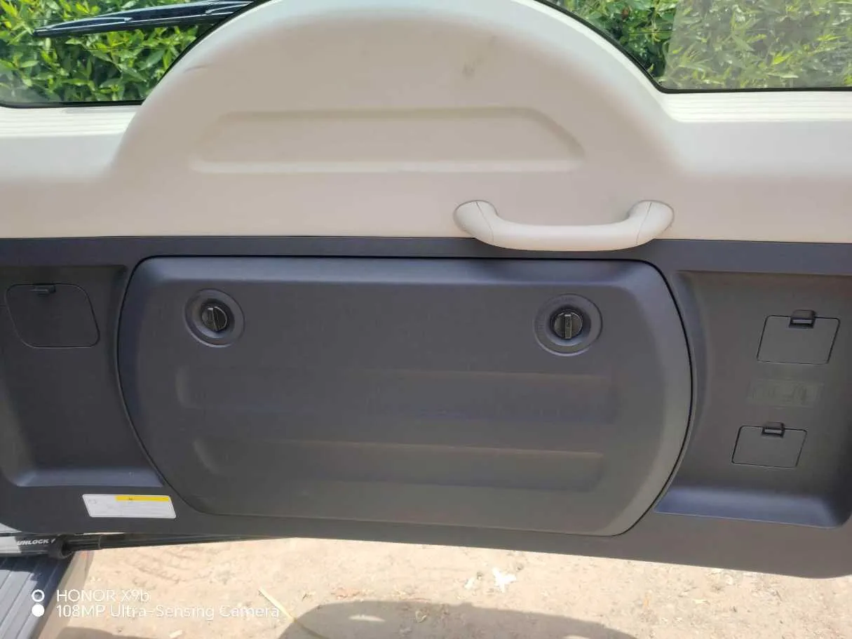 Car image 37