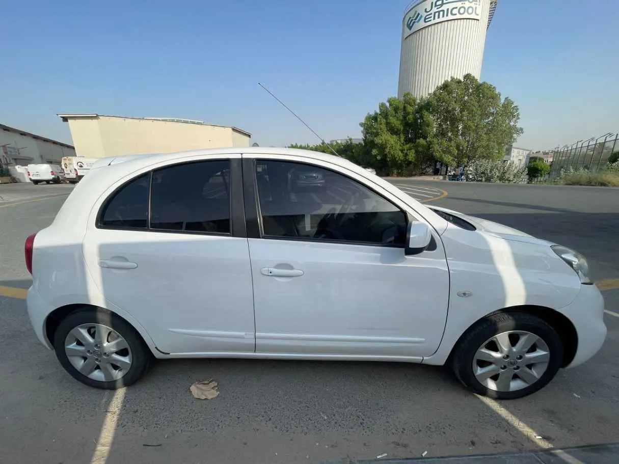 Car image 8