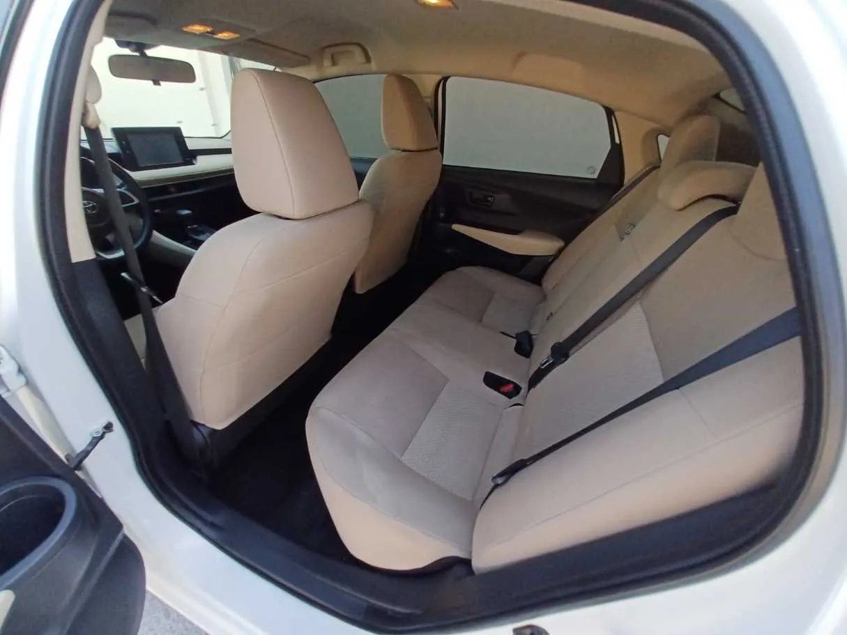 Car image 11