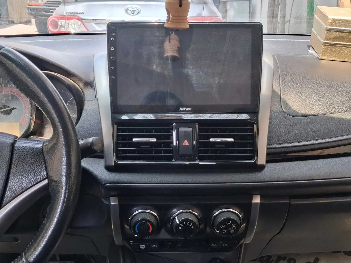 Car image 16