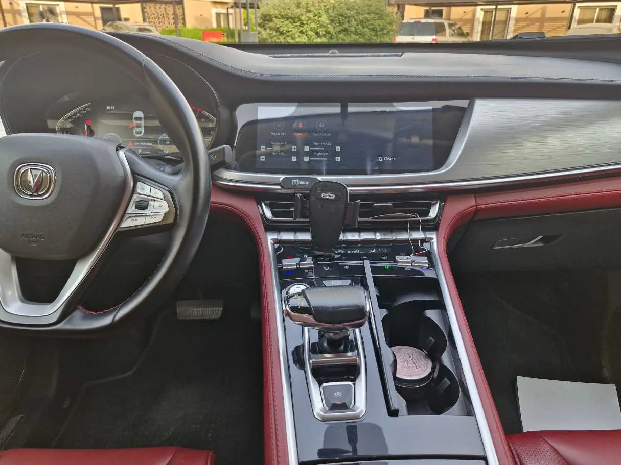 Car image 18