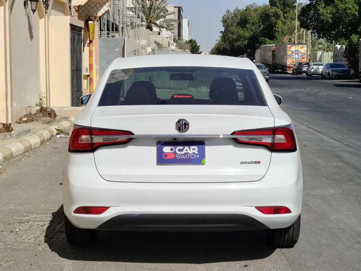 Car image 6