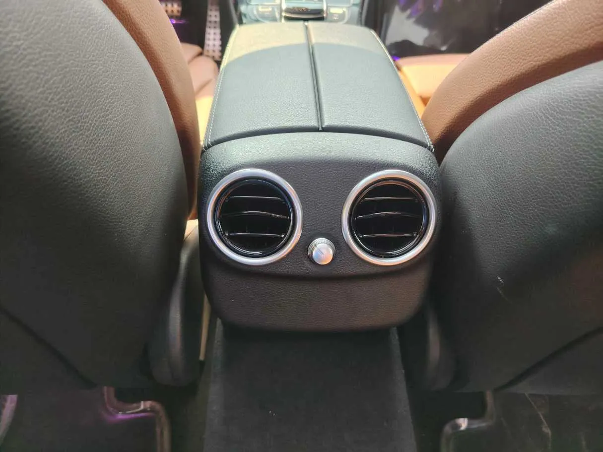 Car image 36