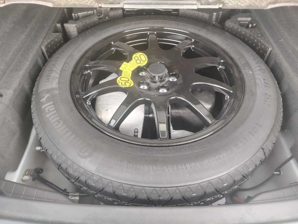 Car image 31