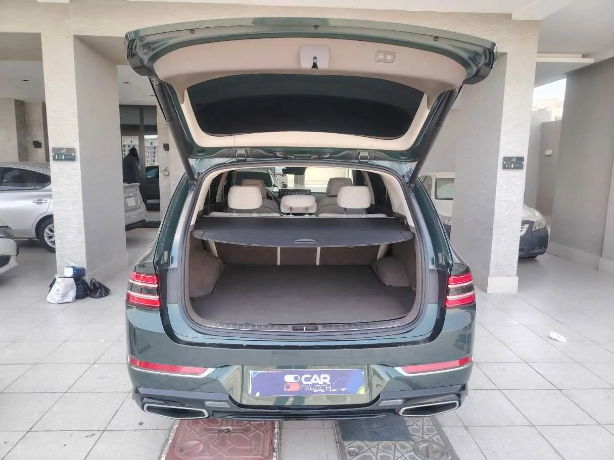 Car image 28