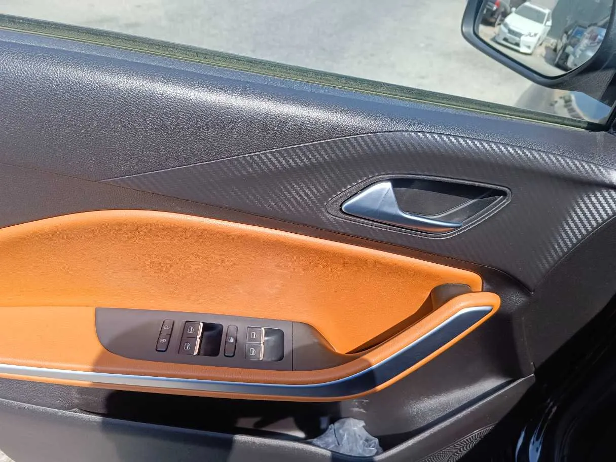 Car image 28