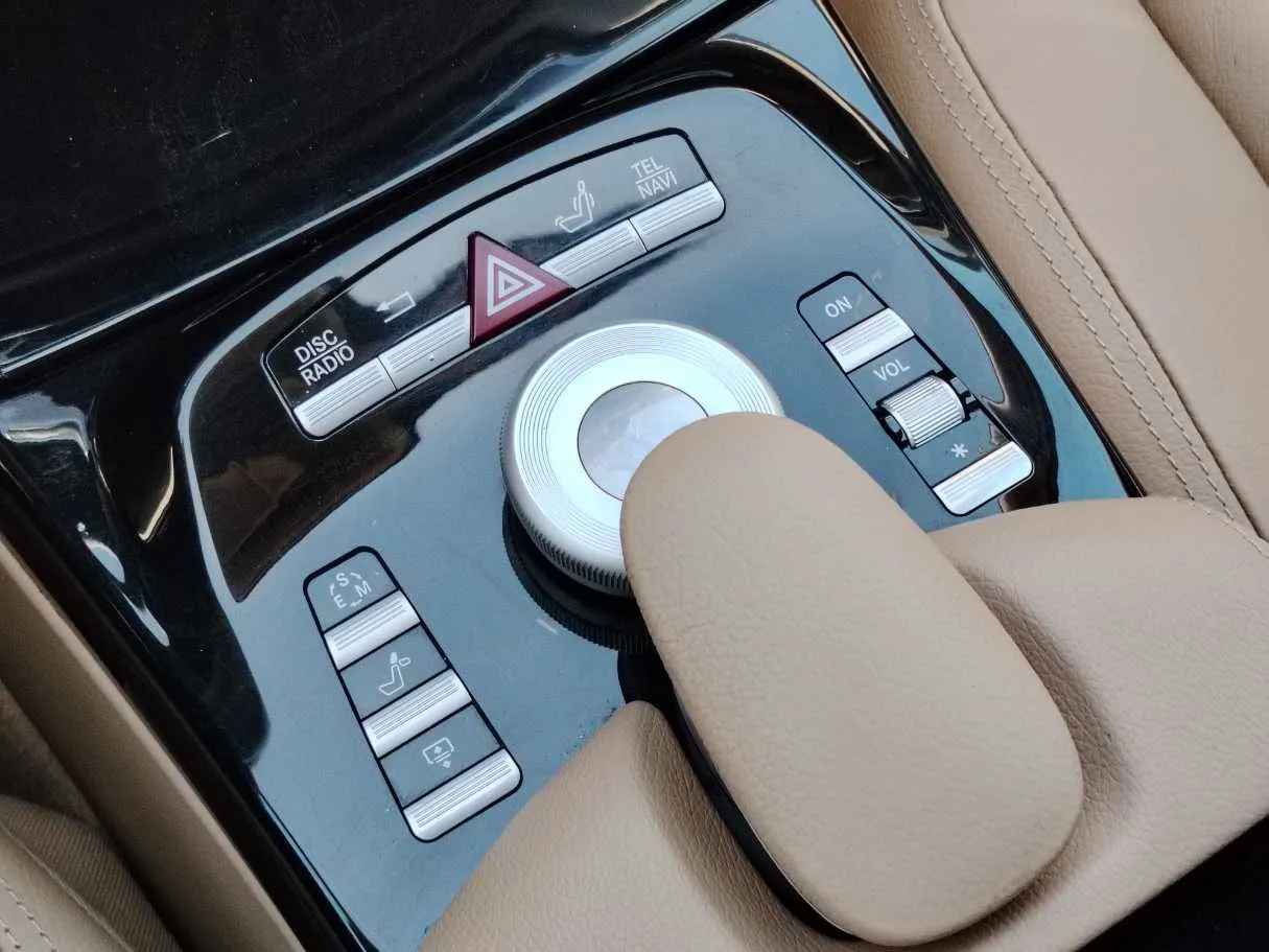 Car image 21
