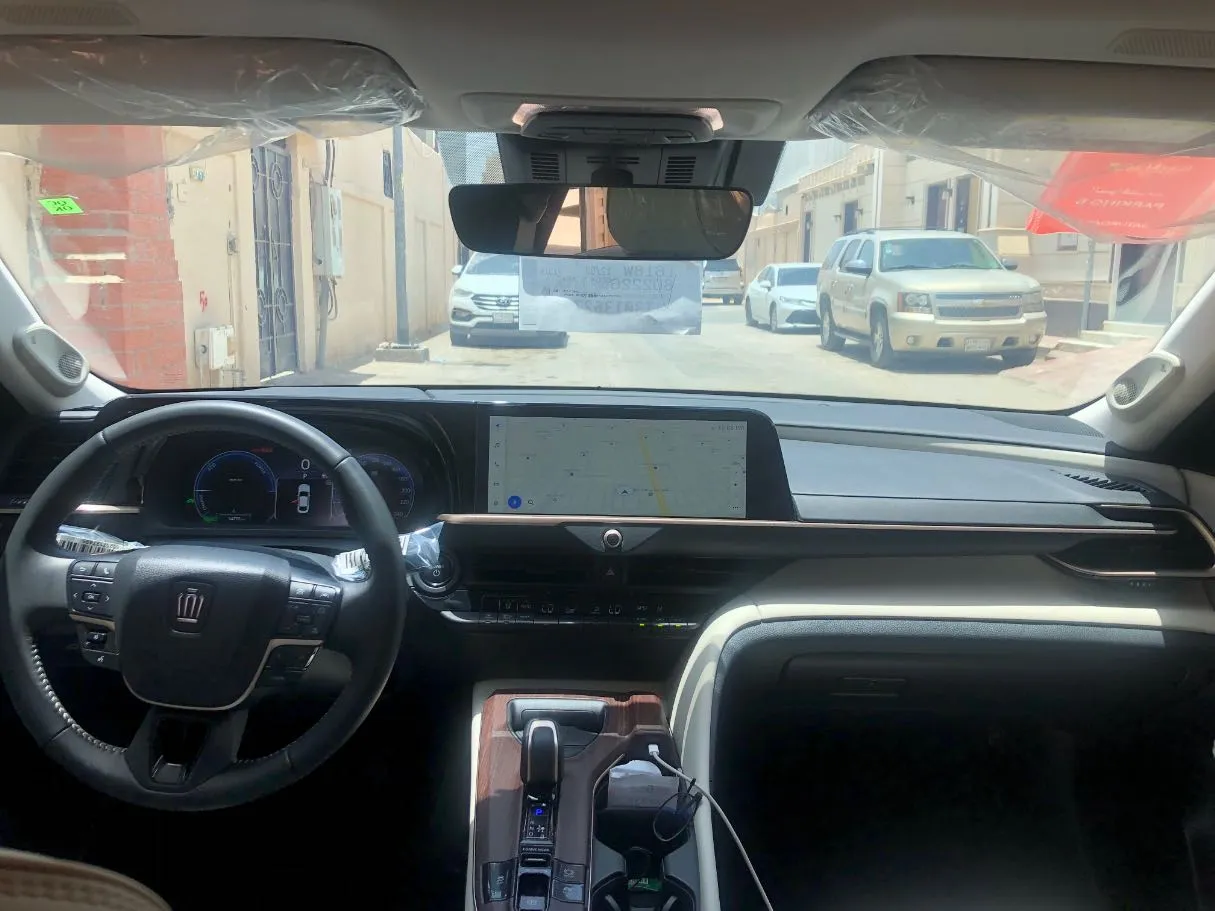 Car image 15