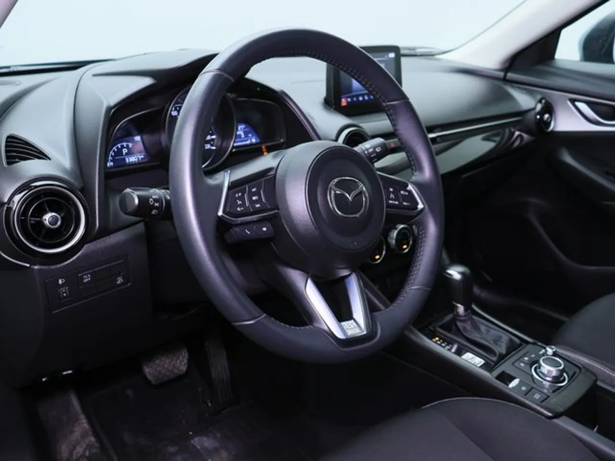 Car image 4