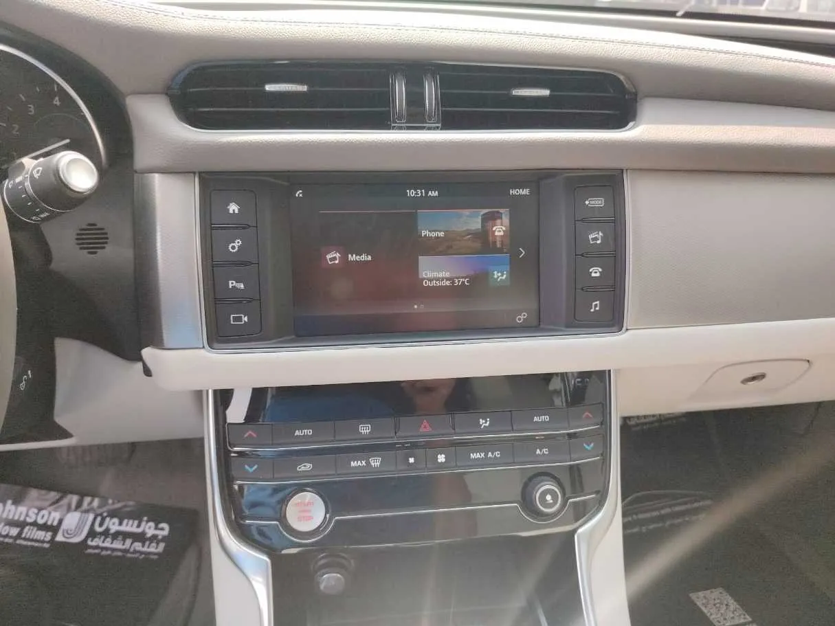 Car image 27