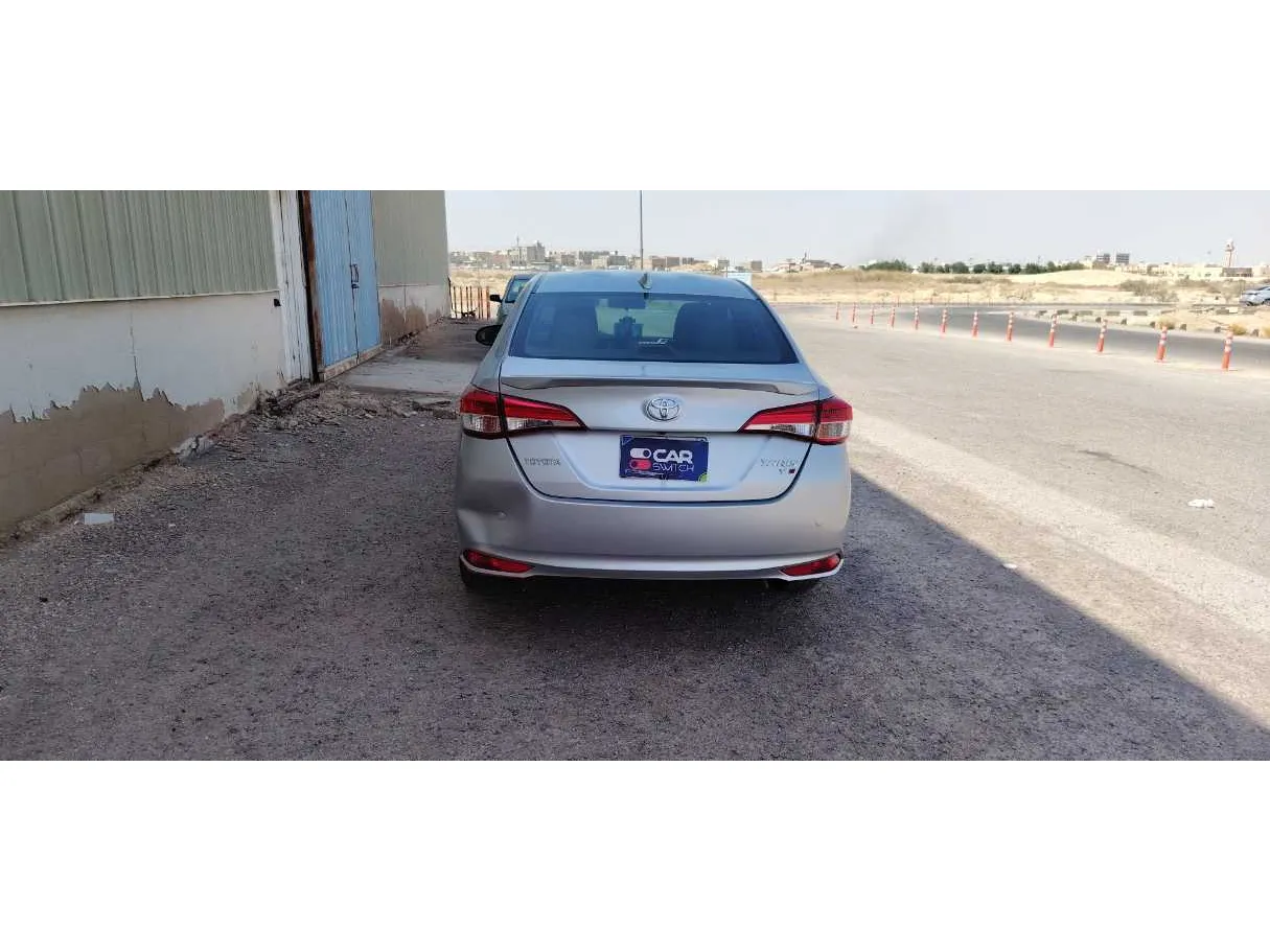 Car image 5