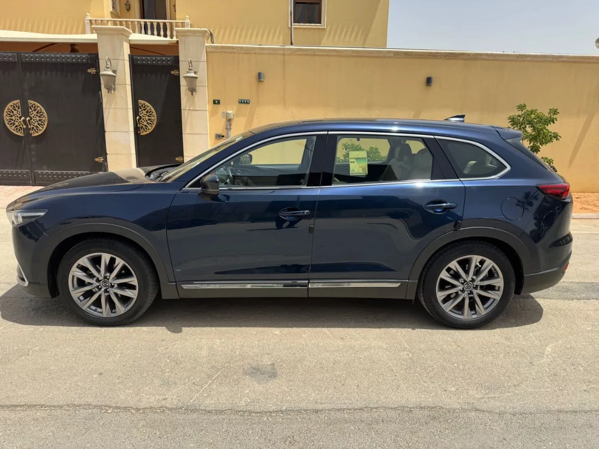 Car image 8
